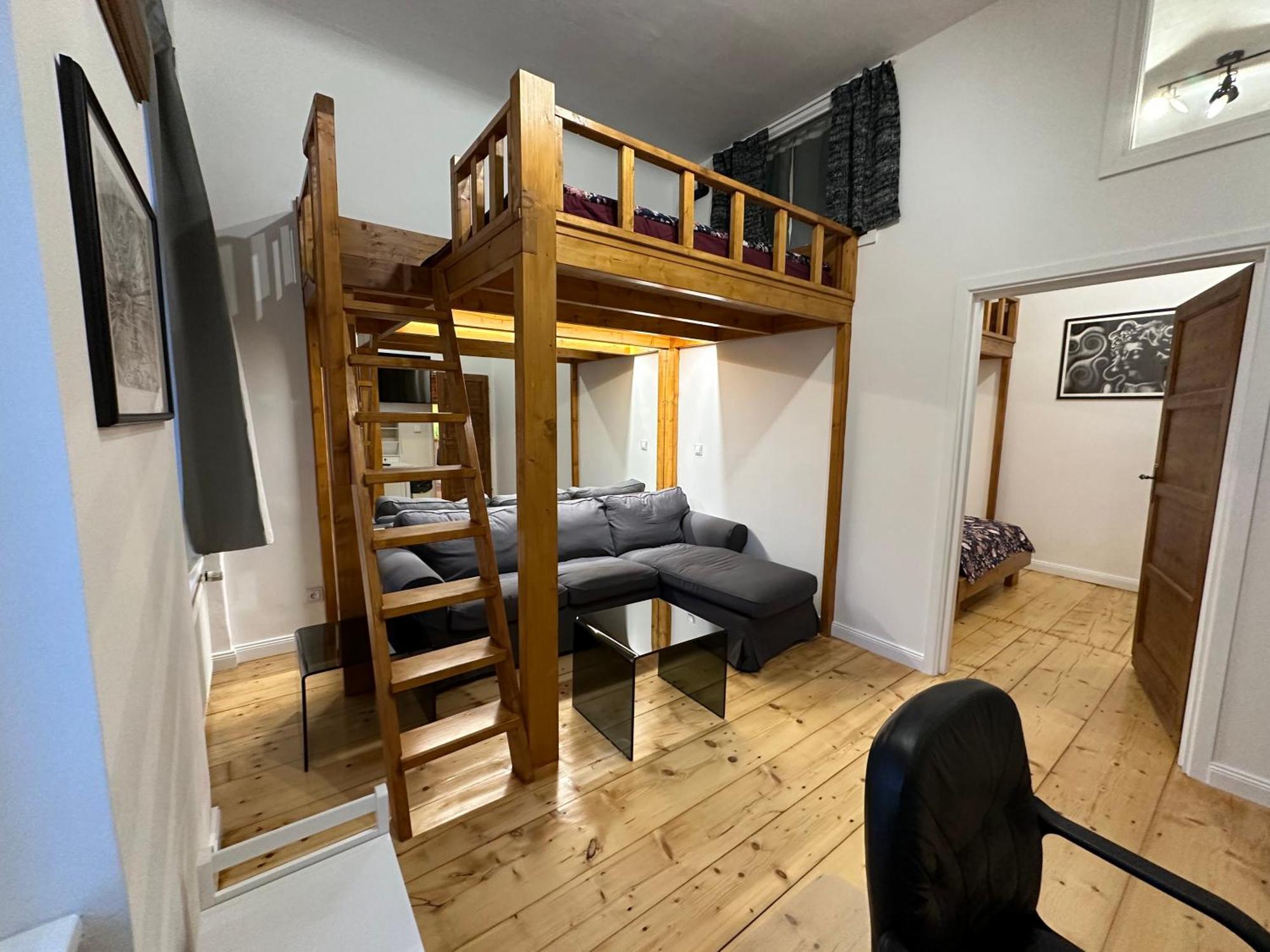 Cozy New Loft Praga